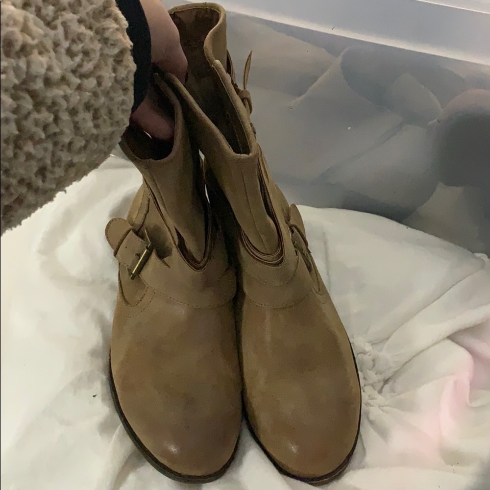 Tan booties - Picture 4 of 4